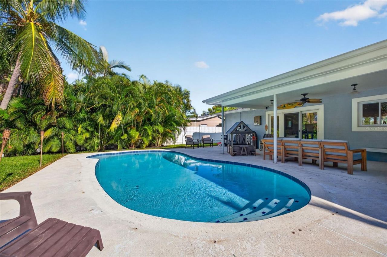 1743 Delaware Avenue Ne, Saint Petersburg, FL 33703 Photo