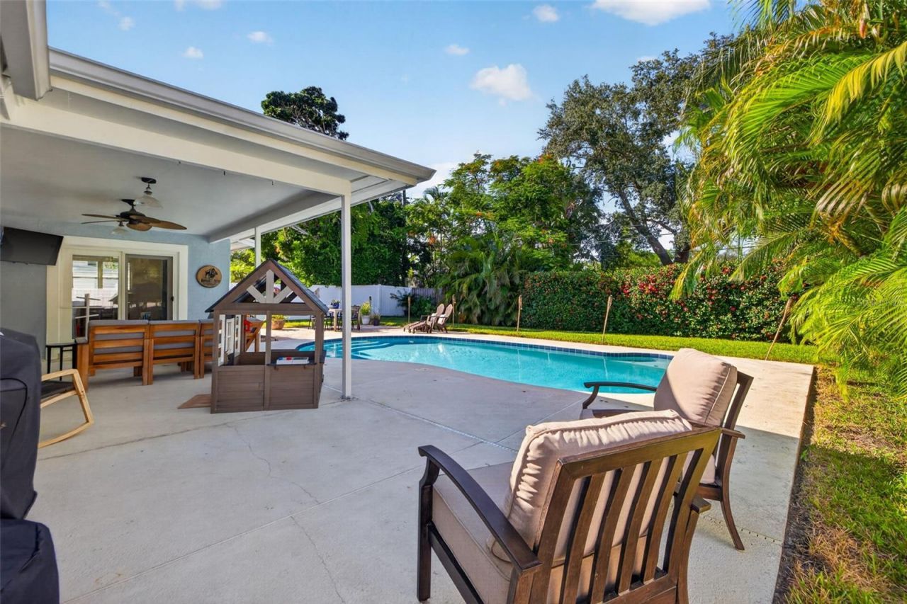 1743 Delaware Avenue Ne, Saint Petersburg, FL 33703 Photo