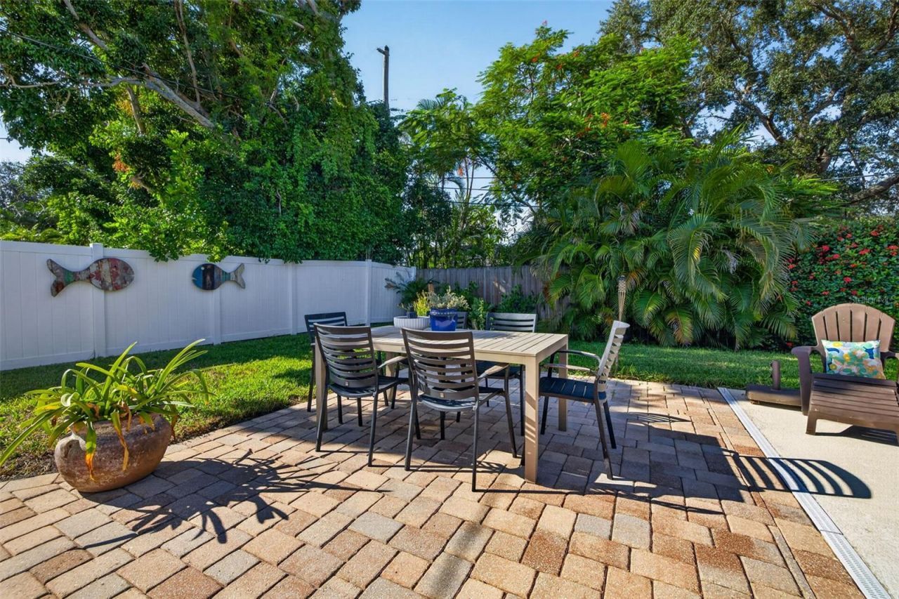 1743 Delaware Avenue Ne, Saint Petersburg, FL 33703 Photo