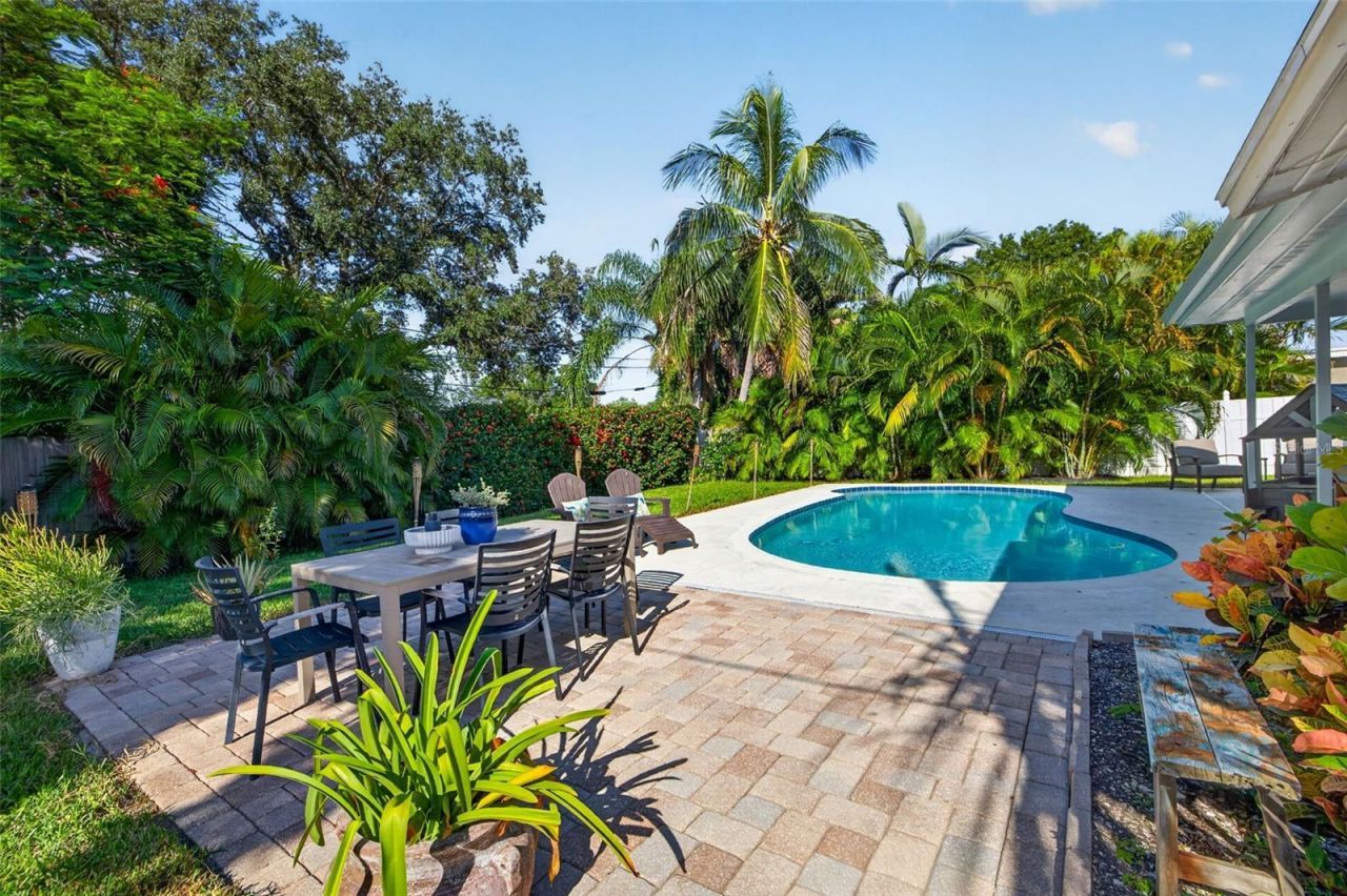 1743 Delaware Avenue Ne, Saint Petersburg, FL 33703 Photo