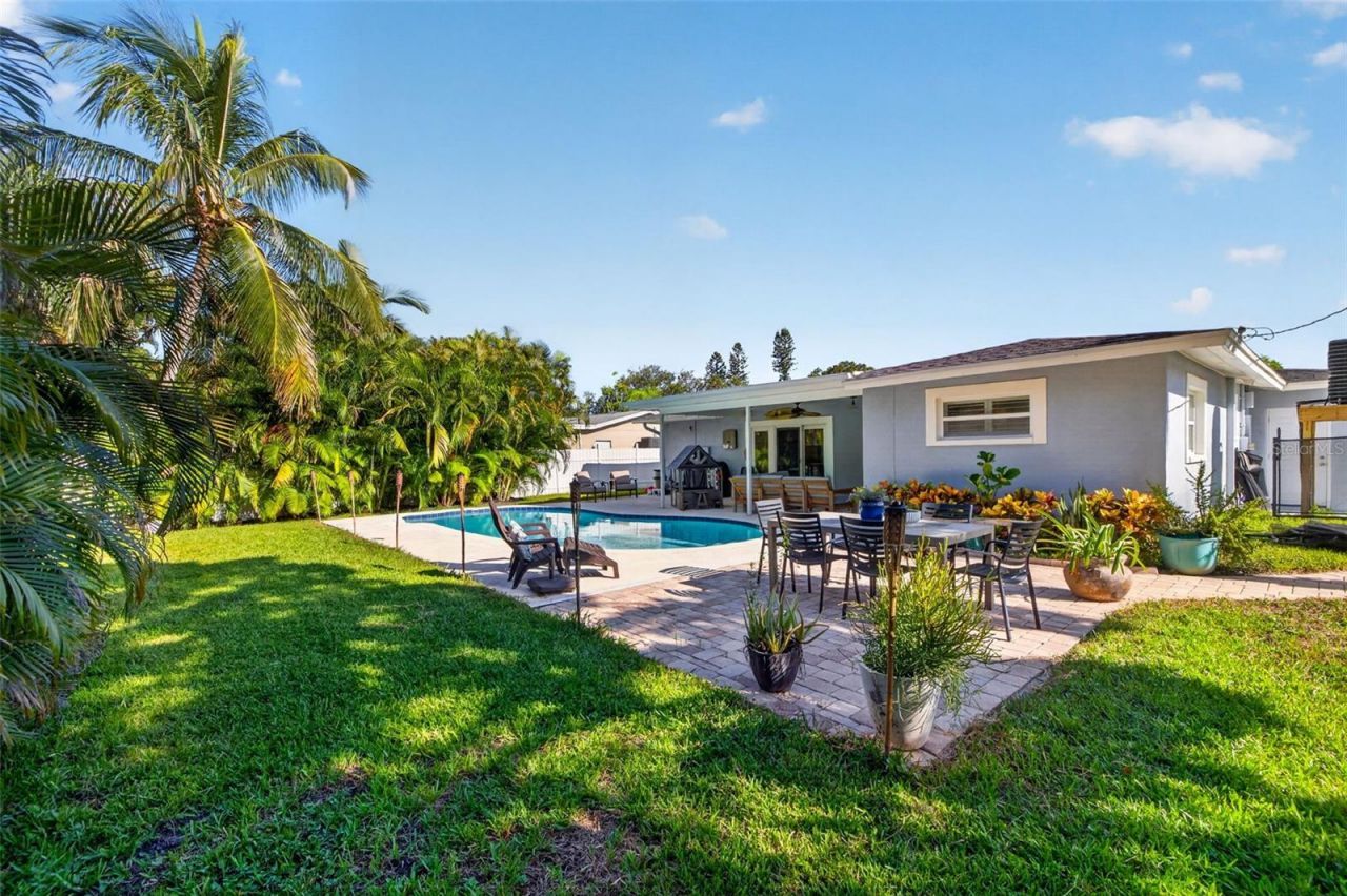 1743 Delaware Avenue Ne, Saint Petersburg, FL 33703 Photo