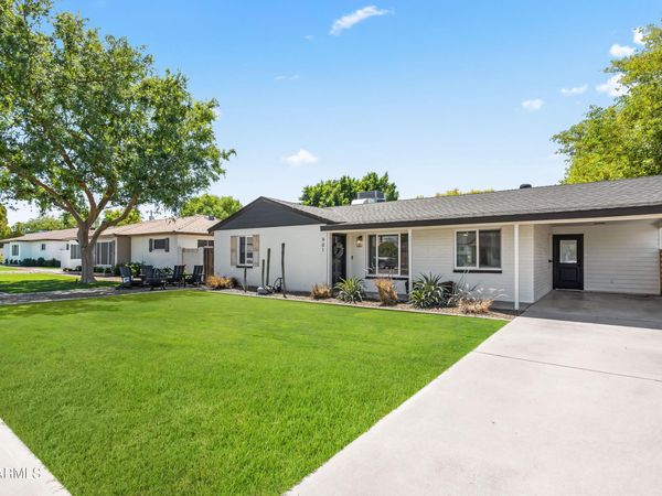 901 E BERRIDGE Lane, Phoenix, AZ 85014