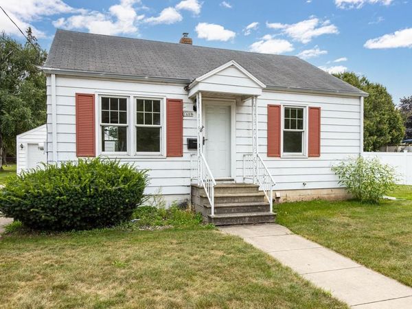 1609 W MURDOCK AVENUE, Oshkosh, WI 54901