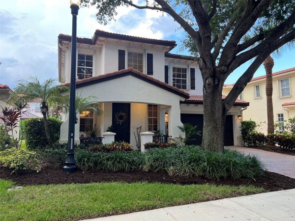 425 Pumpkin Dr , Palm Beach Gardens, FL 33410