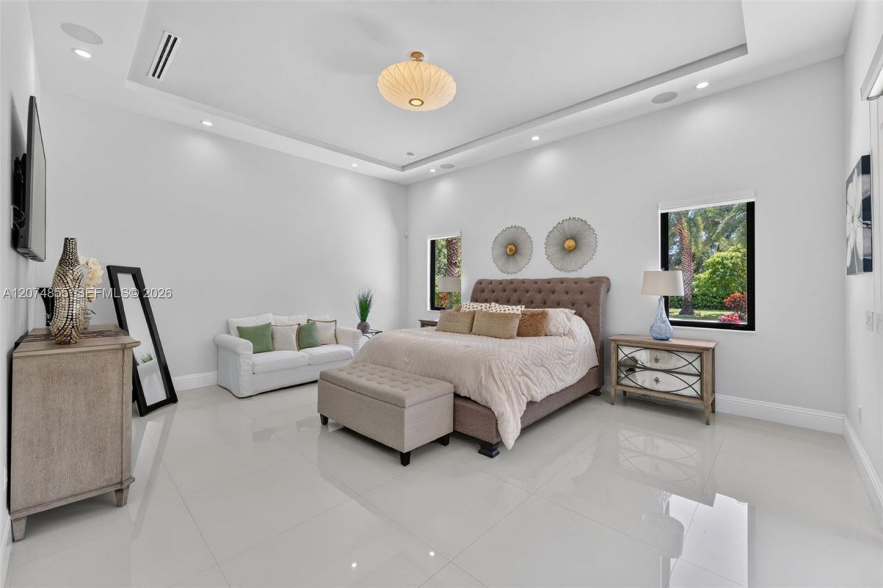 10352 NW 131st St , Hialeah Gardens, FL 33018 Photo