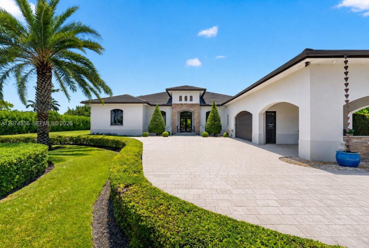 10352 NW 131st St, Hialeah Gardens, FL 33018 Photo