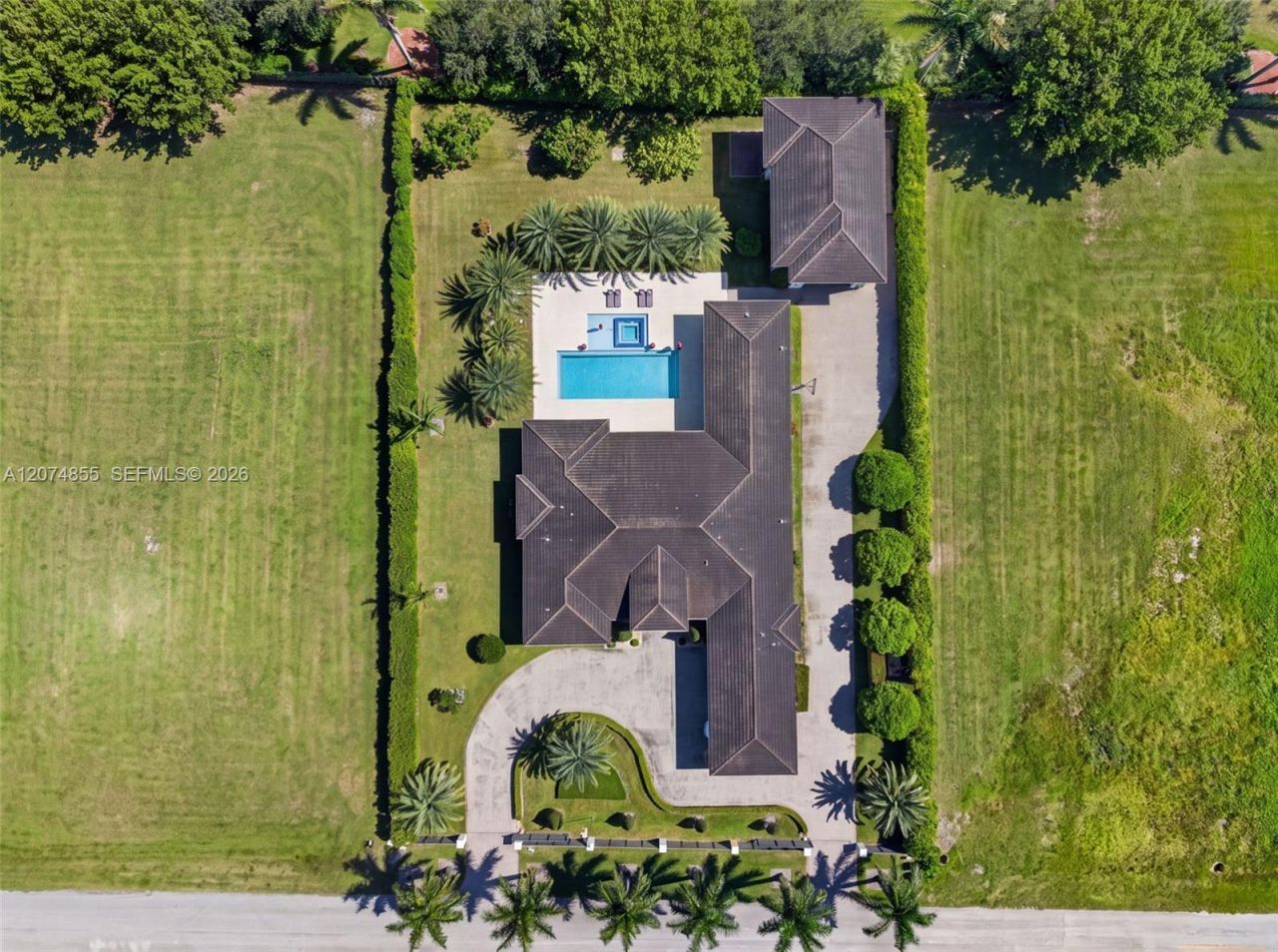 10352 NW 131st St , Hialeah Gardens, FL 33018 Photo