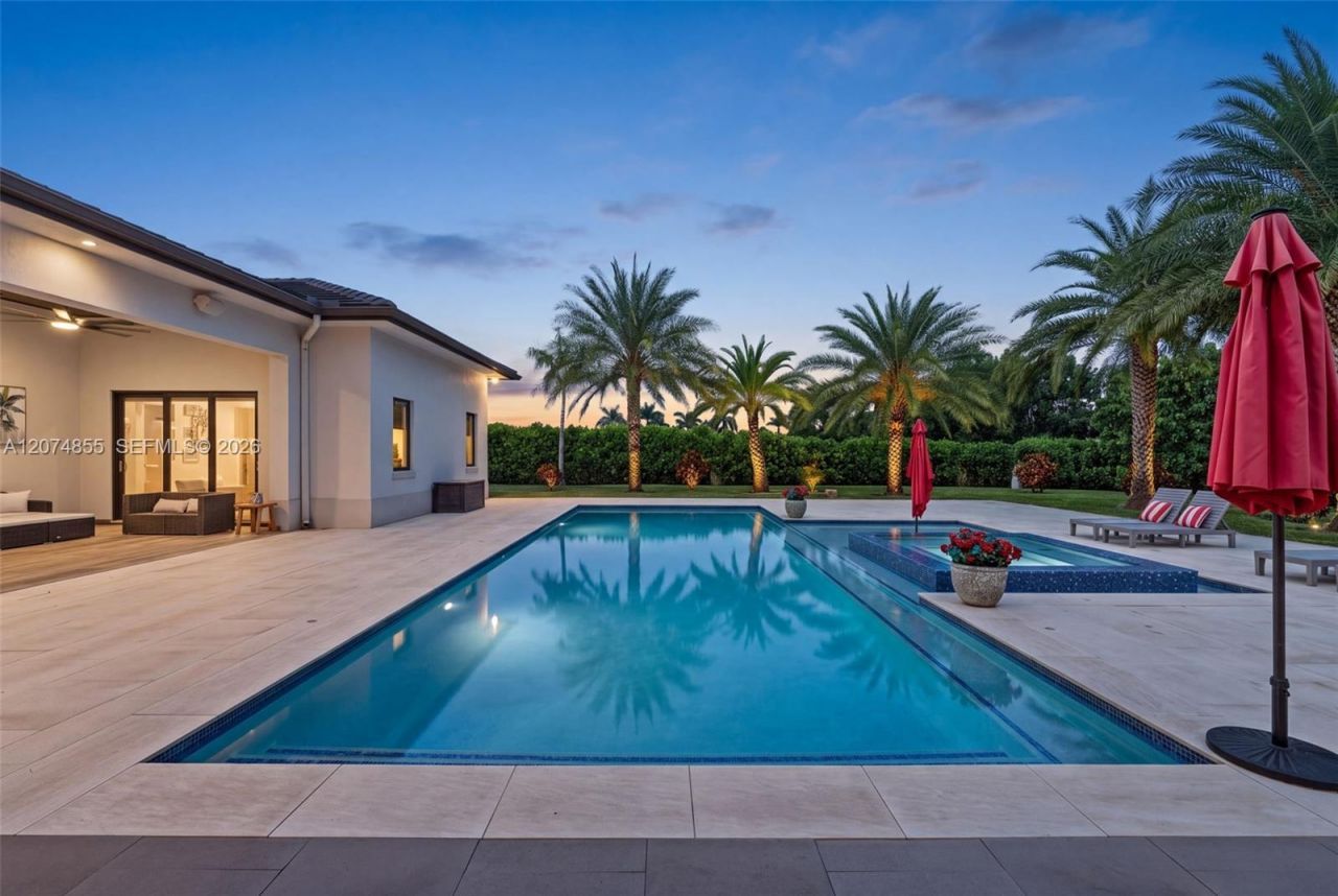 10352 NW 131st St , Hialeah Gardens, FL 33018 Photo