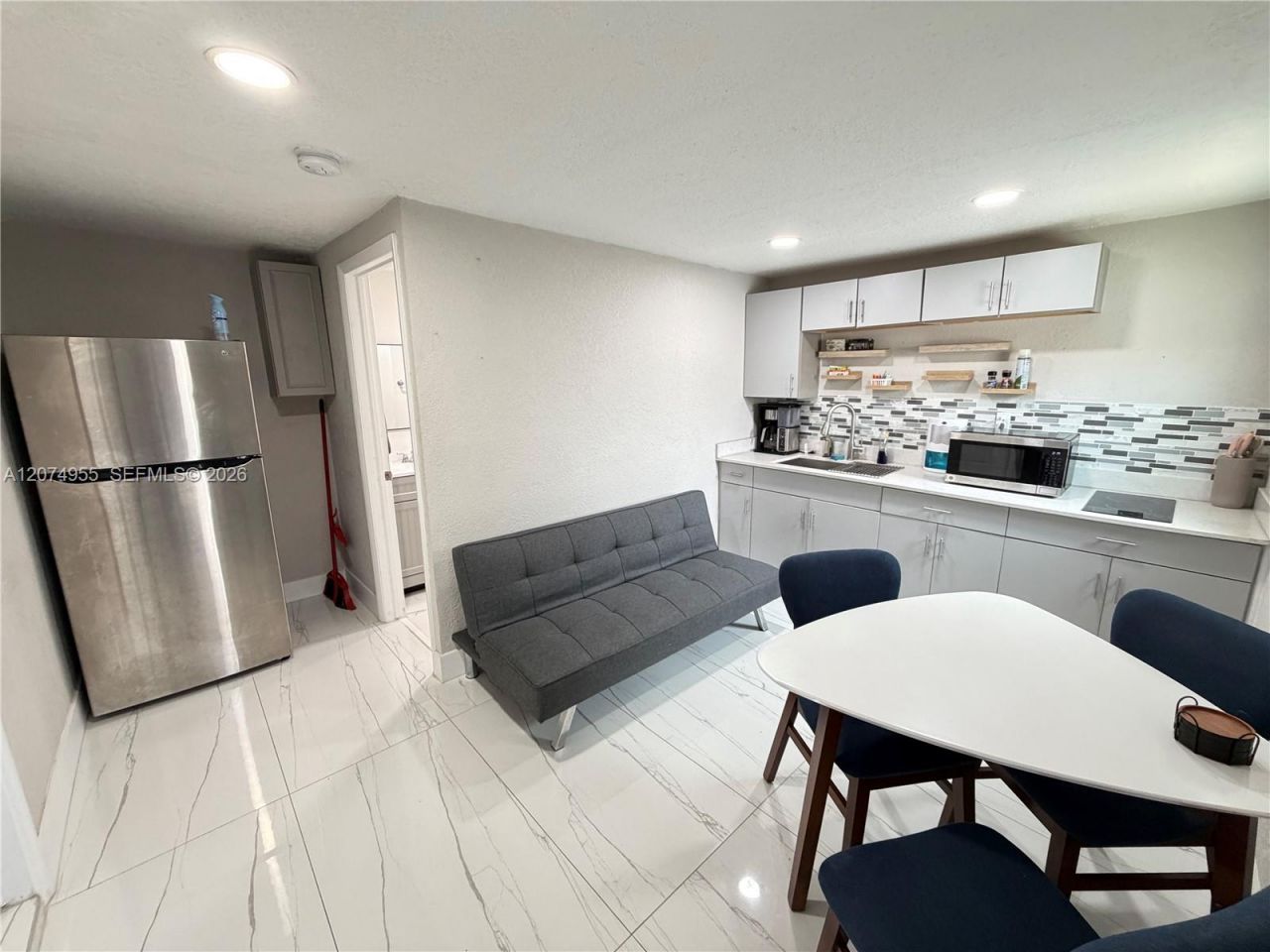 6830 SW 8th St , Unit STUDIO, Pembroke Pines, FL 33023 Photo