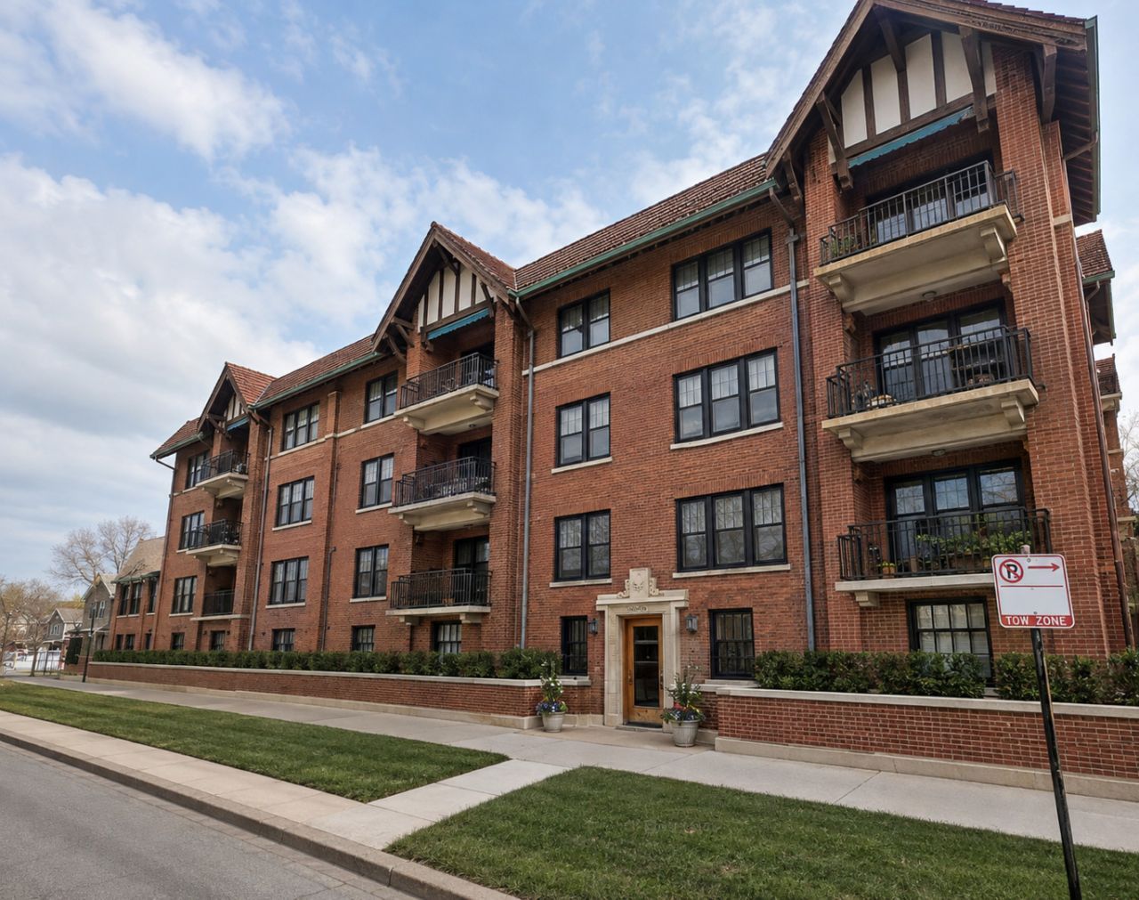 5111 S Cornell Avenue, Unit 3, Chicago, IL 60615 Main Photo