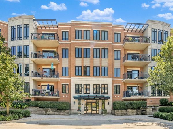 145 S York Street , Unit 420, Elmhurst, IL 60126
