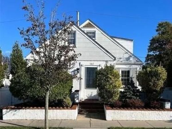 142 Cleveland , Long Beach, NY 11561