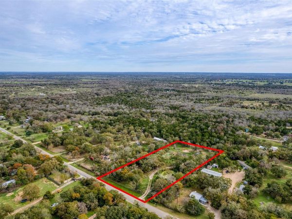201 Artesian DR, Cedar Creek, TX 78612
