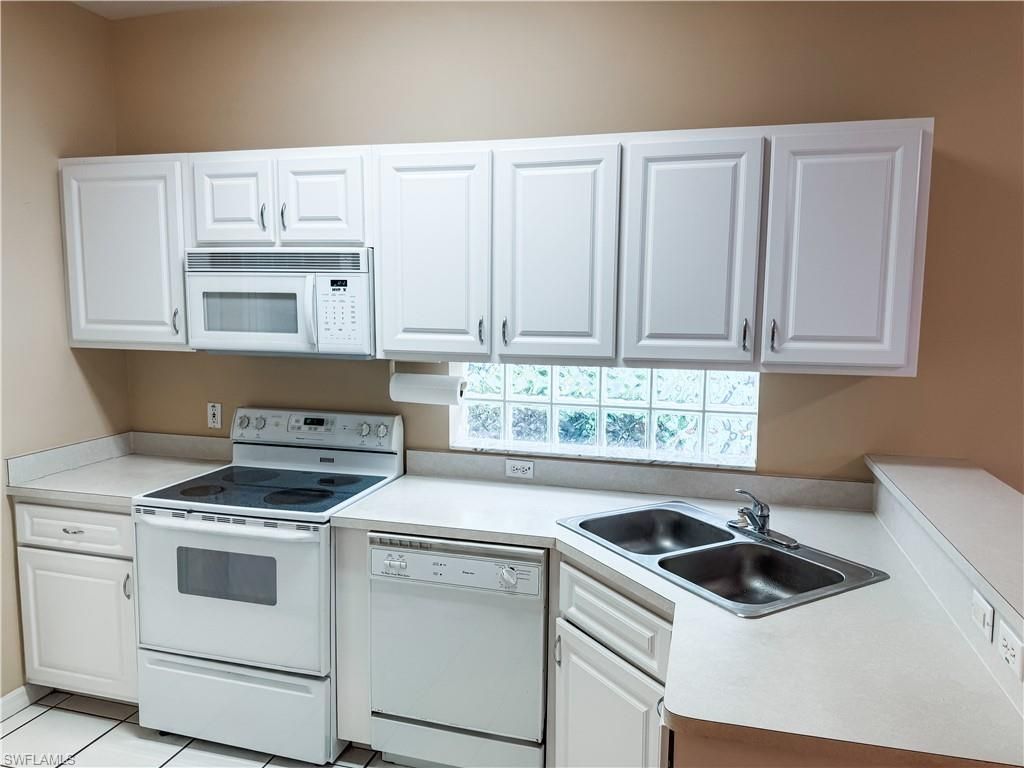 10704 Rio Mar Cir, Estero, FL 33928 Photo