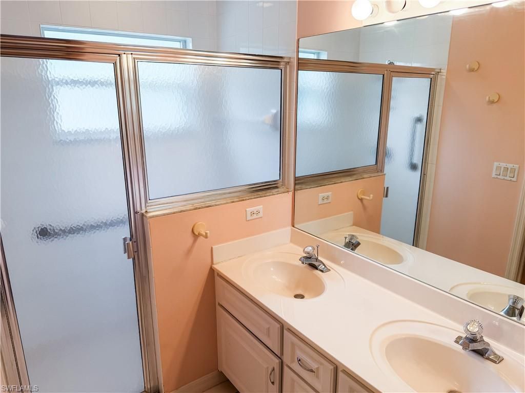 10704 Rio Mar Cir, Estero, FL 33928 Photo