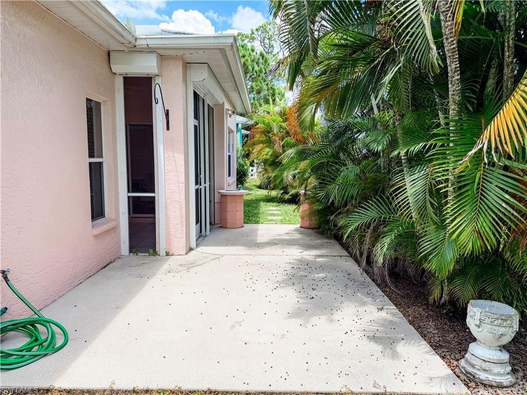10704 Rio Mar Cir, Estero, FL 33928 Photo
