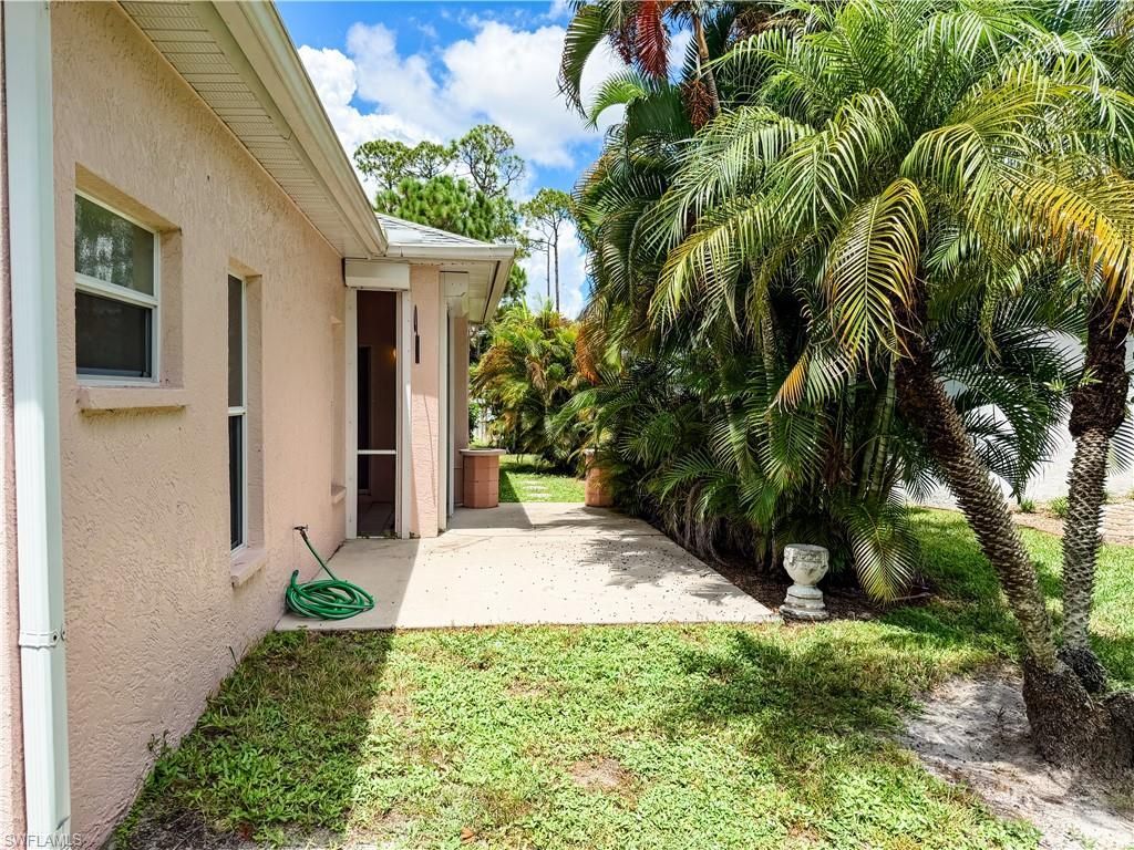 10704 Rio Mar Cir, Estero, FL 33928 Photo