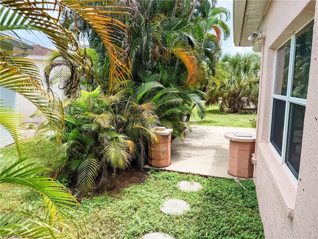 10704 Rio Mar Cir, Estero, FL 33928 Photo