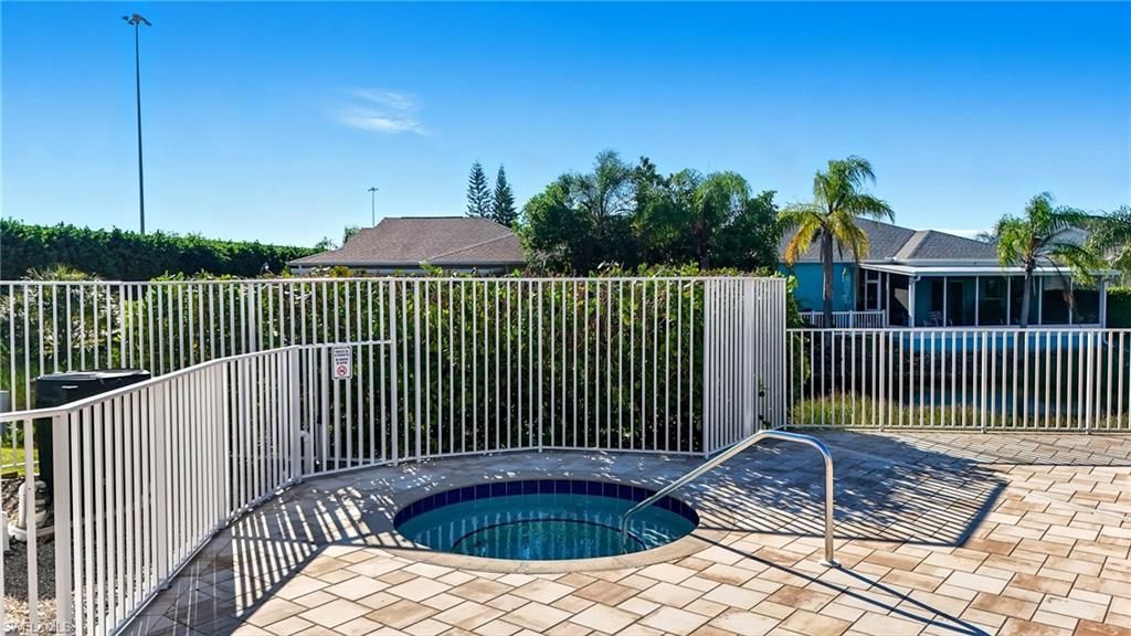 10704 Rio Mar Cir, Estero, FL 33928 Photo