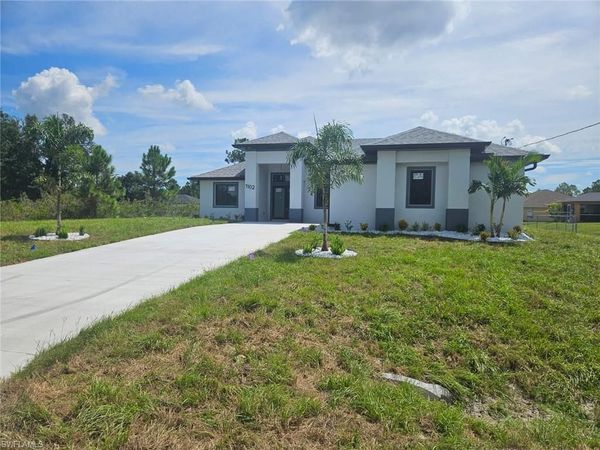 1102 Poinsettia AVE , LEHIGH ACRES, FL 33972