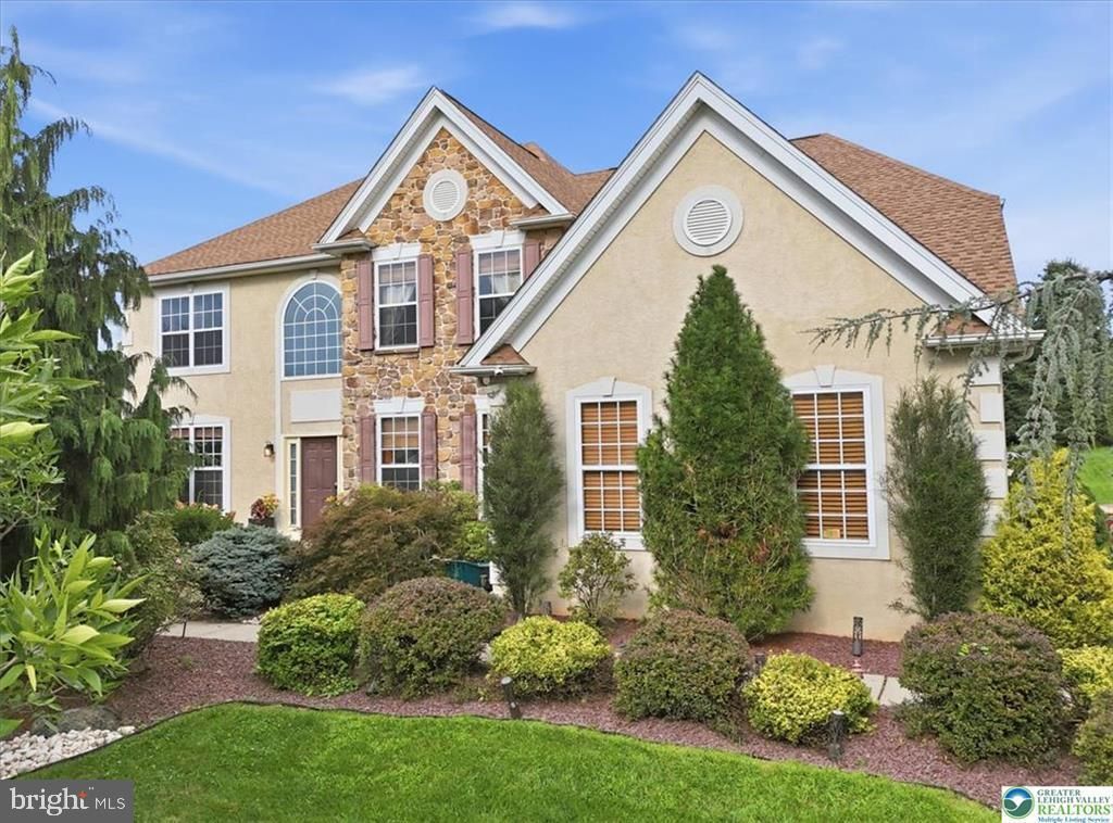 18 CREEK COURT, EASTON, PA 18040
