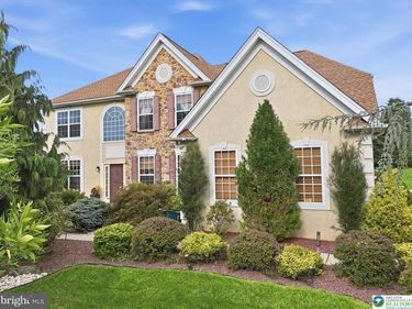 18 CREEK COURT, EASTON, PA 18040