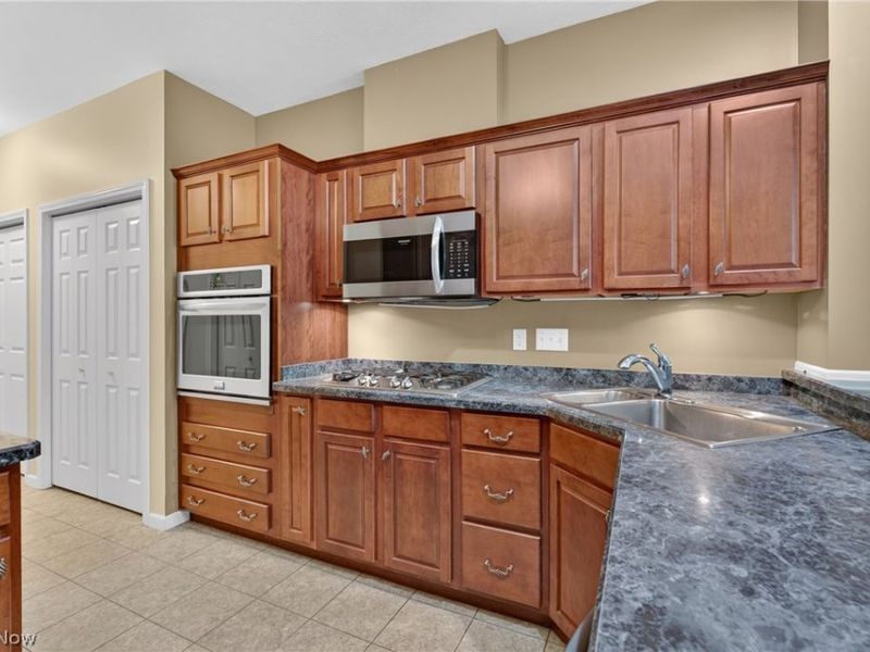 5645 Clingan Road , Unit 24 C, Struthers, OH 44471 Photo 18