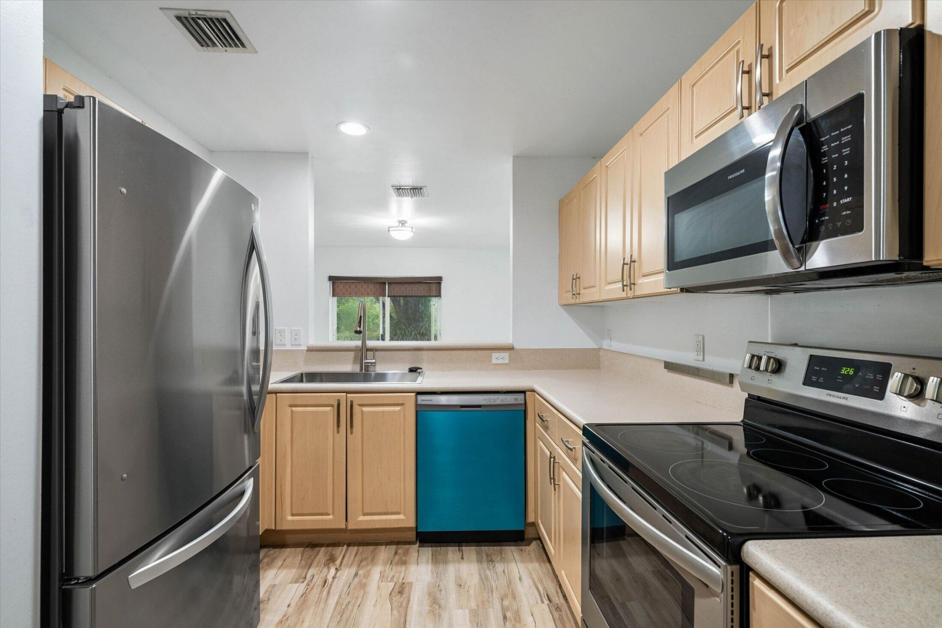 2030 NW 99th Way, Sunrise, FL 33322 Photo