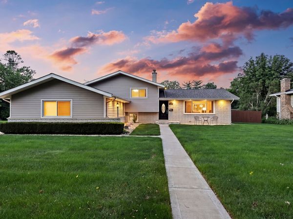 1236 Sandpiper Lane, Naperville, IL 60540