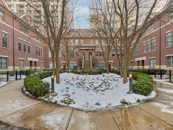 1942 S PRAIRIE Street , Unit 2, Chicago, IL 60616