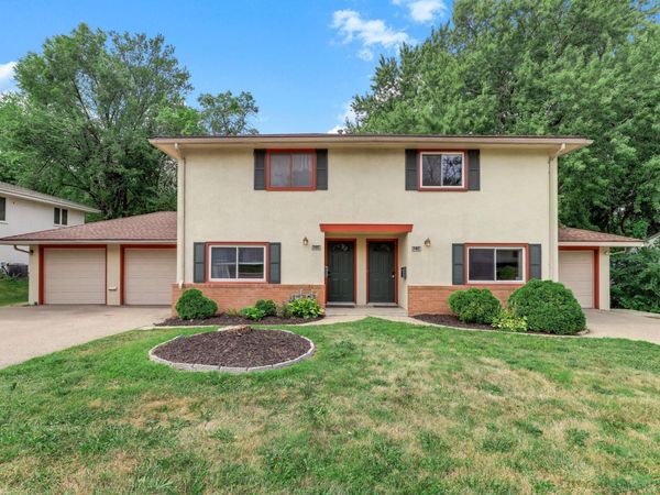 6218 France Avenue S, Edina, MN 55410
