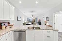 901 W Port Dr. photo 4
