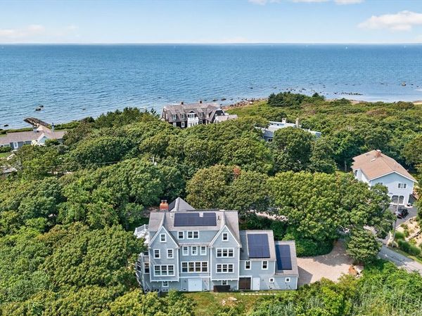 129 Racing Beach Ave, Falmouth, MA 02540
