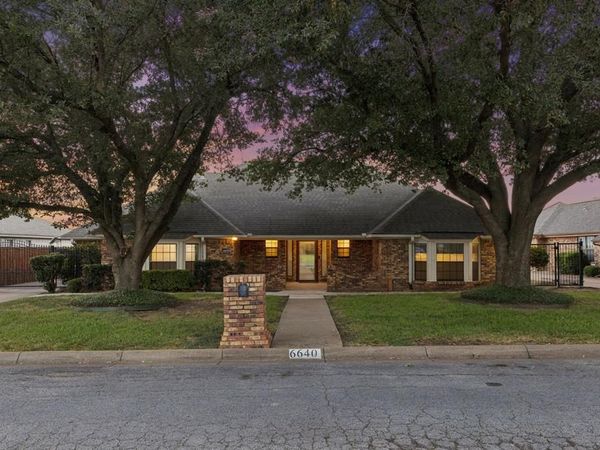 6640 Pleasant Ridge Drive , North Richland Hills, TX 76180