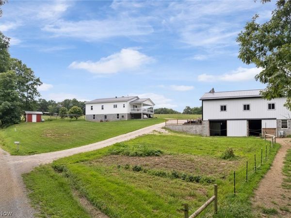 8265 Mark Road NE, Kensington, OH 44427