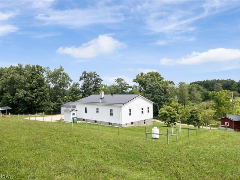 8265 Mark Road NE, Kensington, OH 44427 Photo 27