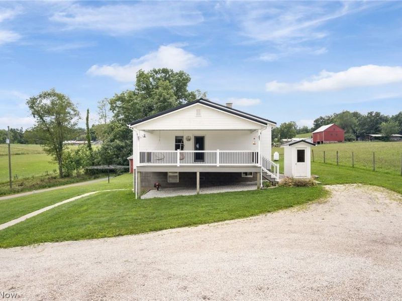 8265 Mark Road NE, Kensington, OH 44427 Photo 3