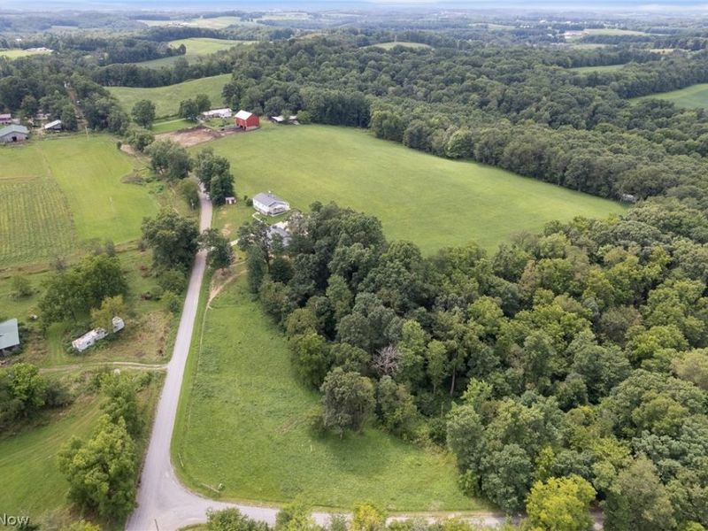 8265 Mark Road NE, Kensington, OH 44427 Photo 32
