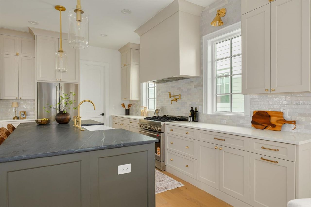461 47th Avenue N, Saint Petersburg, FL 33703 Photo