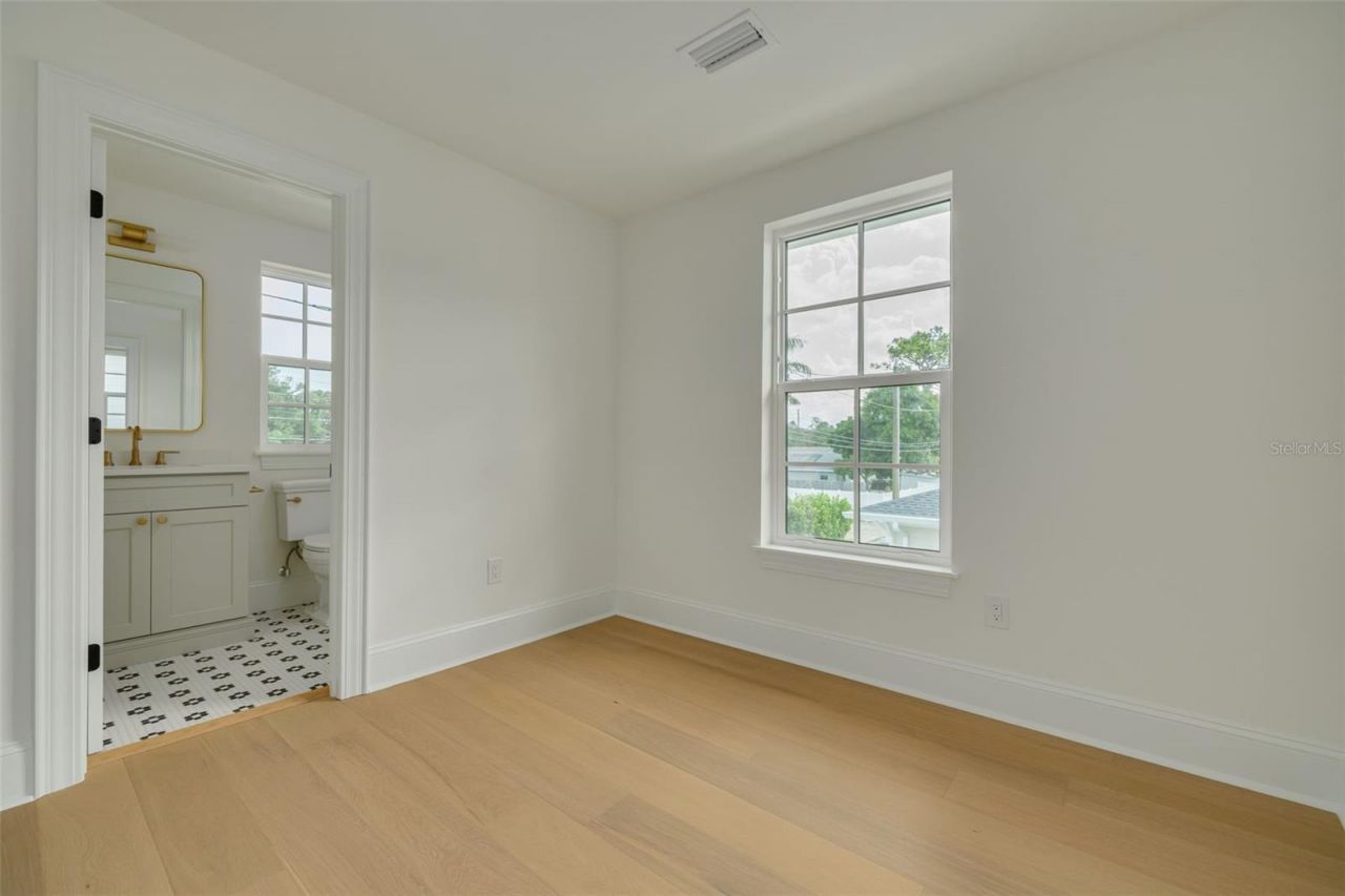 461 47th Avenue N, Saint Petersburg, FL 33703 Photo