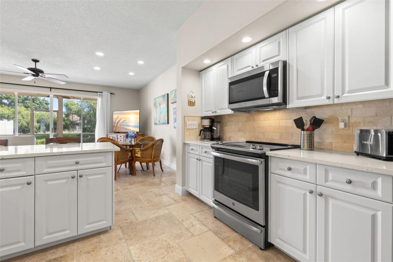 216 Hemingway Drive, Oldsmar, FL 34677 Photo