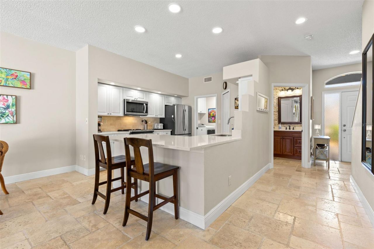 216 Hemingway Drive, Oldsmar, FL 34677 Photo