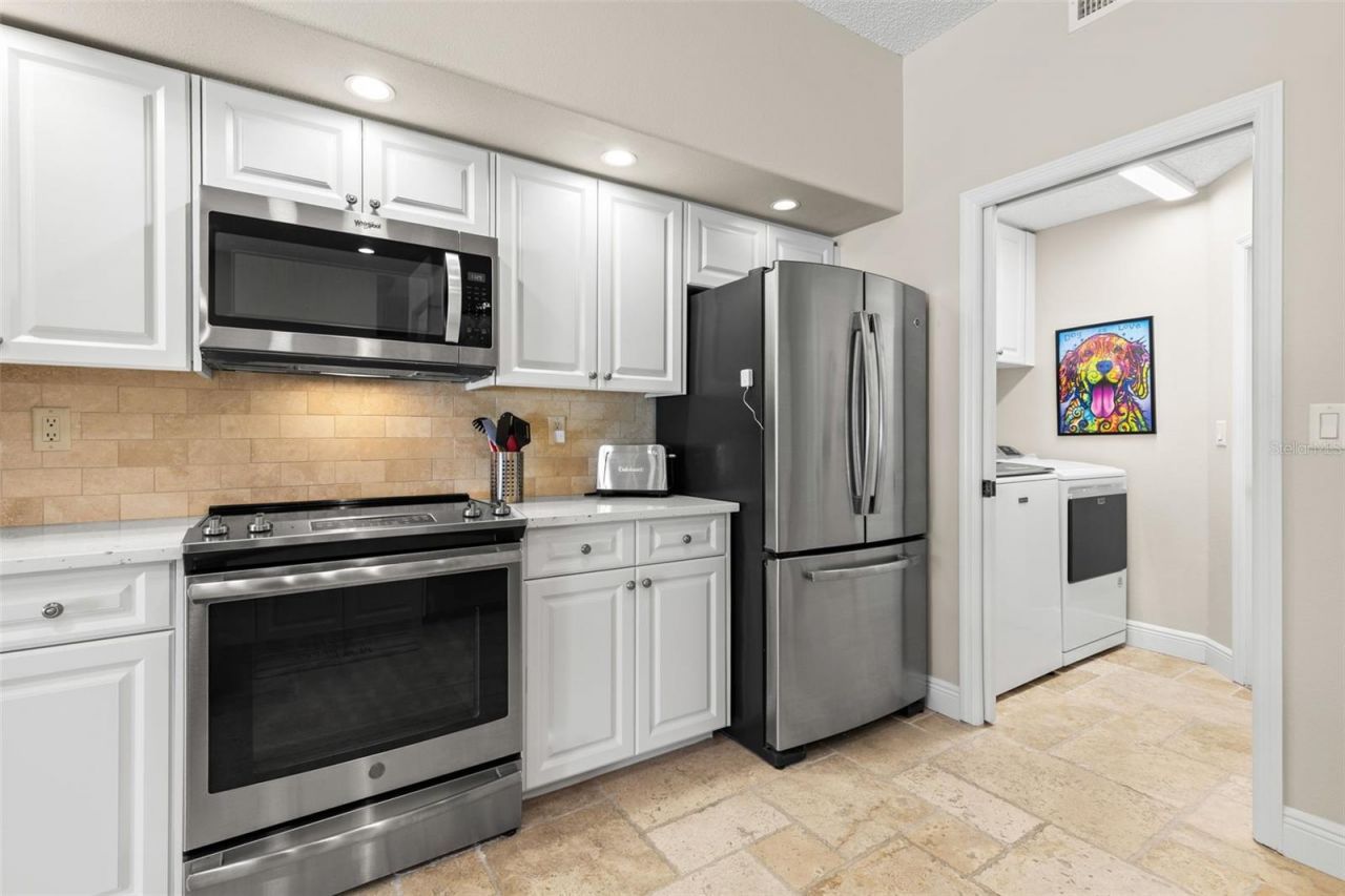 216 Hemingway Drive, Oldsmar, FL 34677 Photo