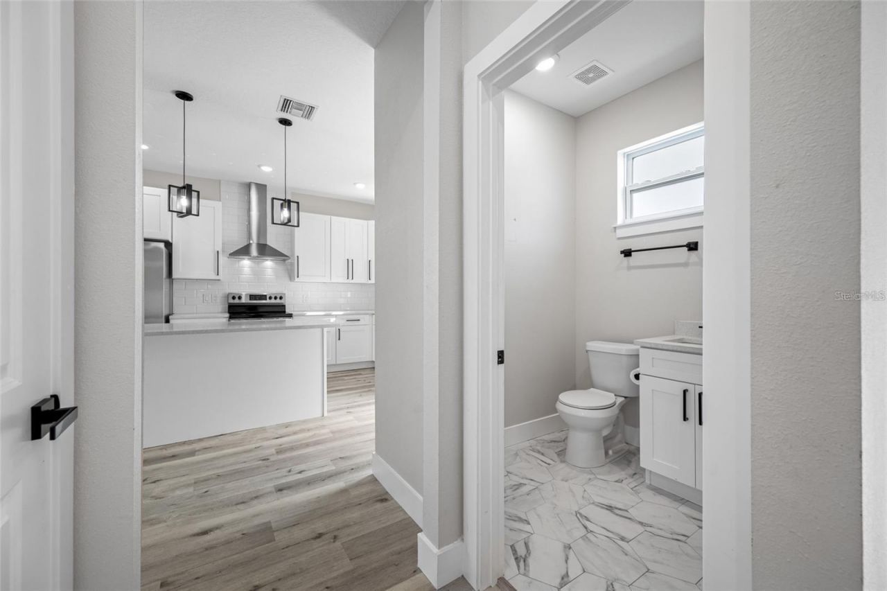 6910 Dartmouth Avenue N, Saint Petersburg, FL 33710 Photo