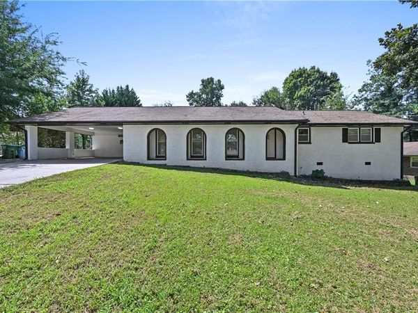 5692 Rosser Court , Lilburn, GA 30047