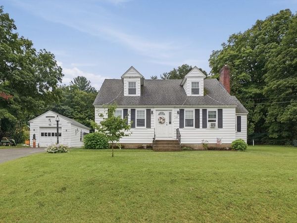 158 Oakham Road, Barre, MA 01005