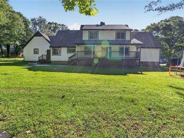 2223 Angela Drive SW, Lilburn, GA 30047