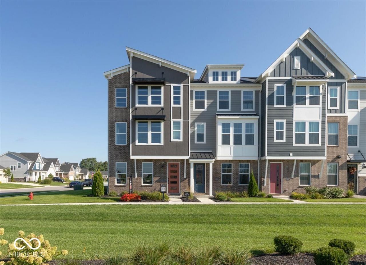 6046 Windsor Drive, Unit 701, McCordsville, IN 46055 Main Photo