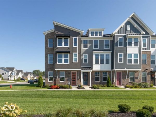 6046 Windsor Drive, Unit 701, McCordsville, IN 46055