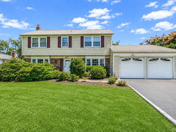 67 Lakeside Avenue , Lake Grove, NY 11755